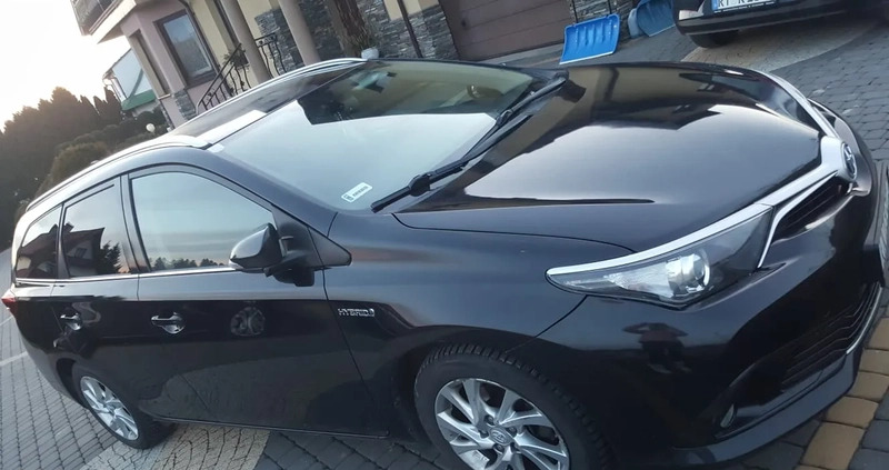 Toyota Auris cena 55000 przebieg: 156900, rok produkcji 2017 z Świdnik małe 56